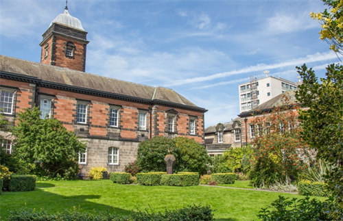 鄧迪大學(xué)